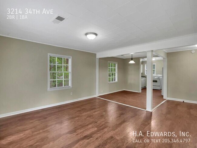 Foto del edificio - 3214 34th Ave
