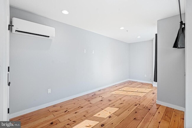 Building Photo - 2521 E Dauphin St
