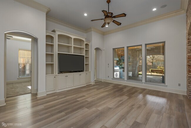 Foto del edificio - 322 Paris Pl