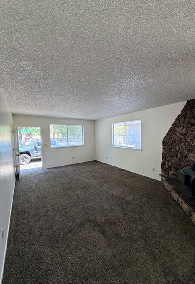 Building Photo - 1524 North Ct