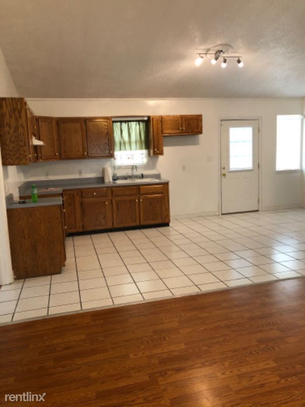 Foto principal - 3 br, 1 bath House - 1308 Pearl St