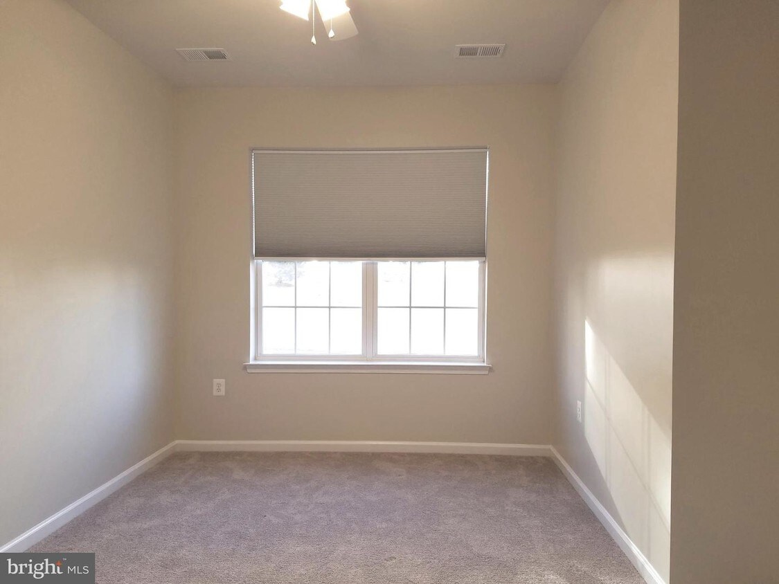 Primary Photo - 1403 Wigeon Way