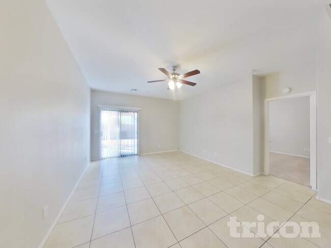 Foto del edificio - 6613 W Miami St