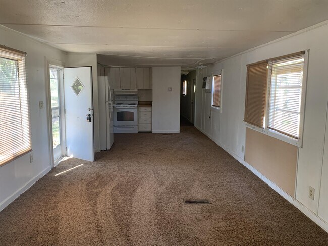 Building Photo - 4318 Mahan Dr