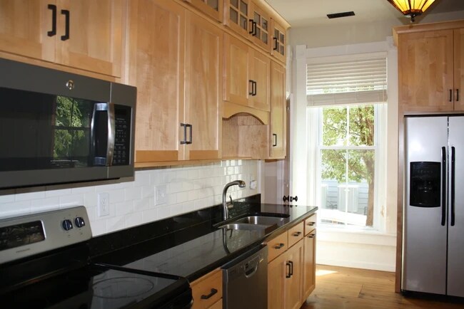 Foto del edificio - 612 N Walnut St