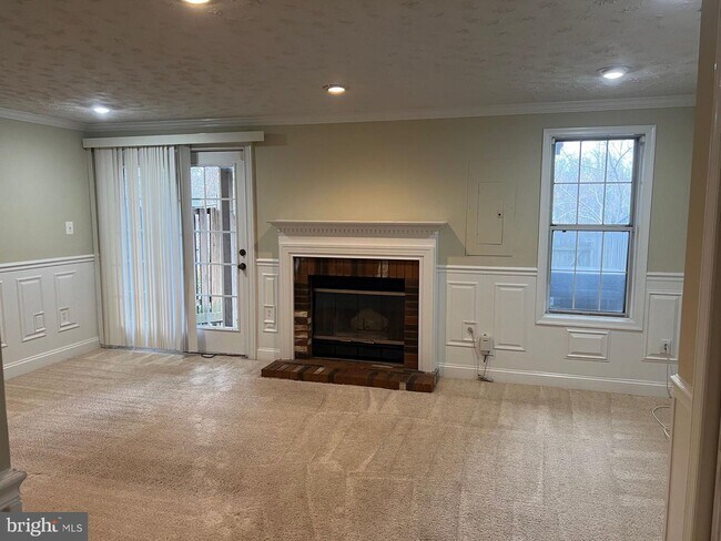 Foto del edificio - 307 Knollwood Ct