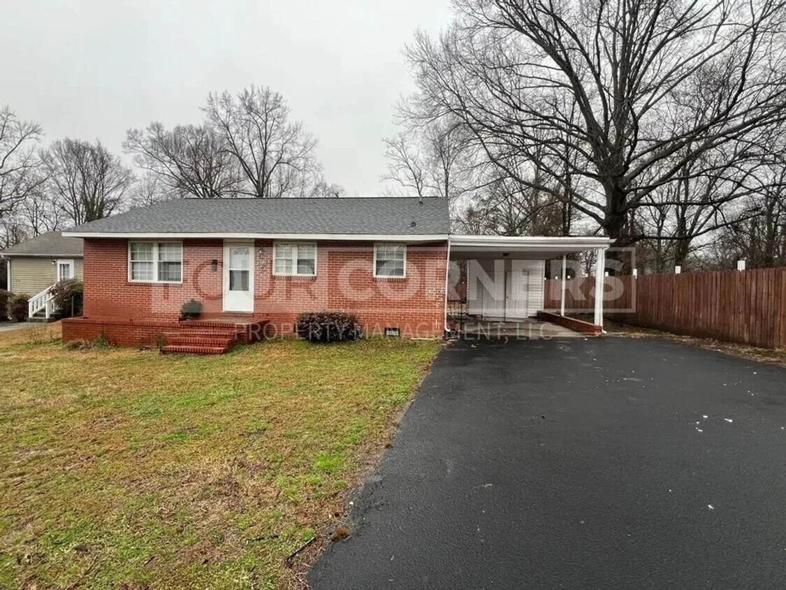 Primary Photo - 3301 Beck St