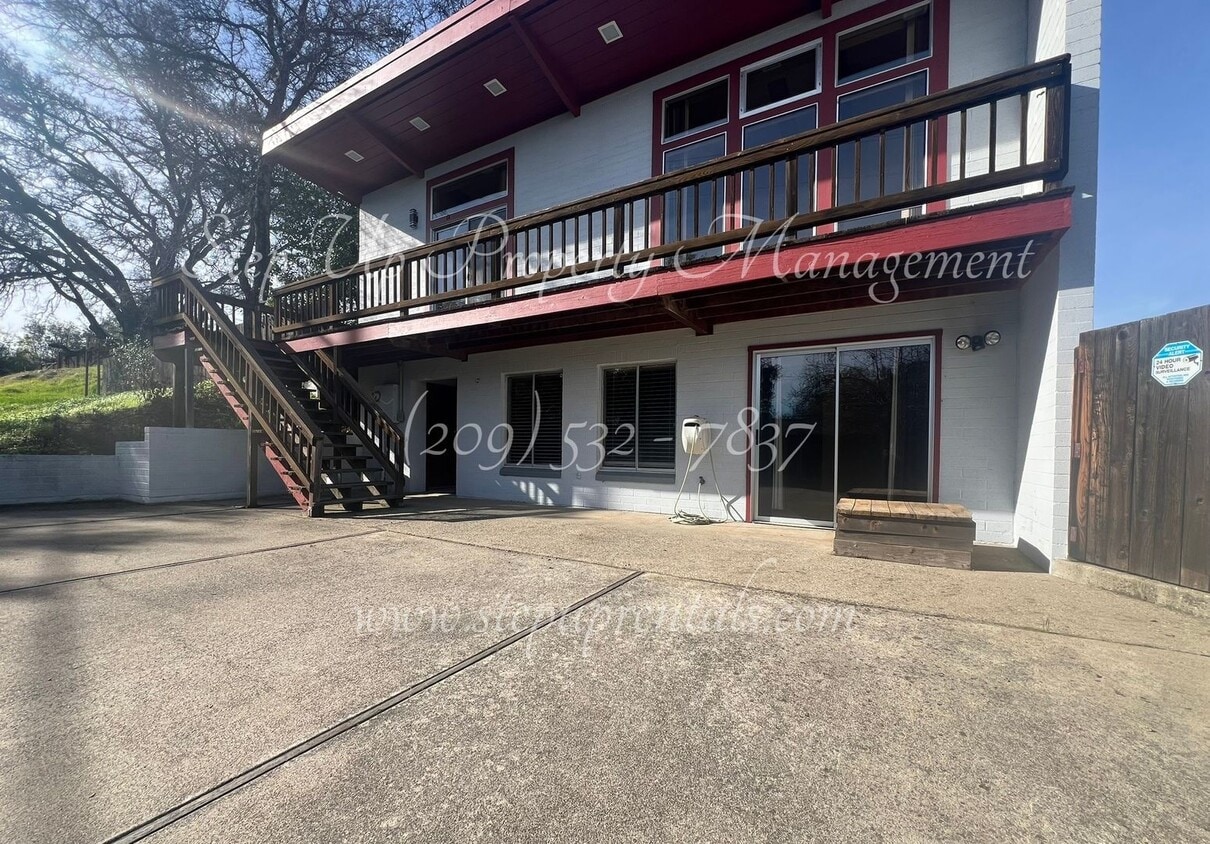 Foto principal - 855 Gold Cliff Rd