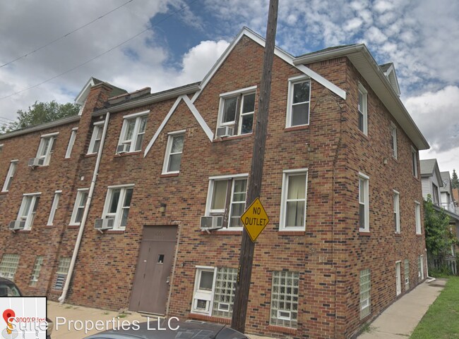 Building Photo - 8000 Pilgrim St