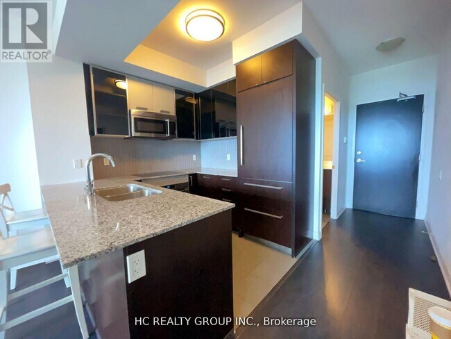 Photo du bâtiment - 5162-5162 Yonge St