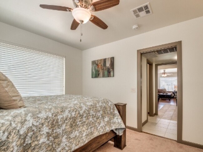 Foto del edificio - 1308 NW 16th St