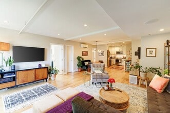 Building Photo - 1514 Newton St NW