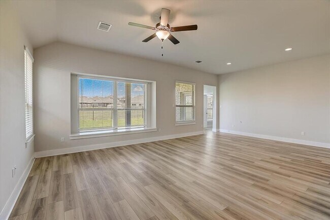 Building Photo - 2417 Caddo Canoe Dr