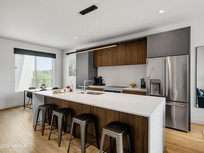 Foto del edificio - 3425 N 70th St