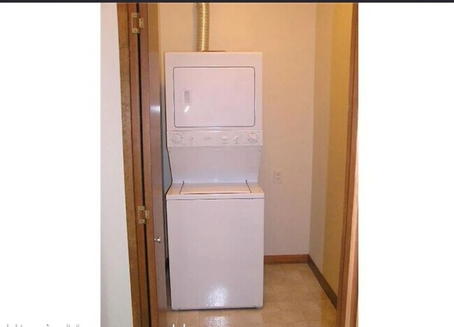 Building Photo - First Floor 2 Bedroom Cordata Condo