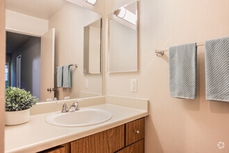 1BR, 1BA - Junior - Valley West Apartments