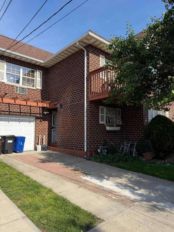 Building Photo - 1-82 Beach 61st St