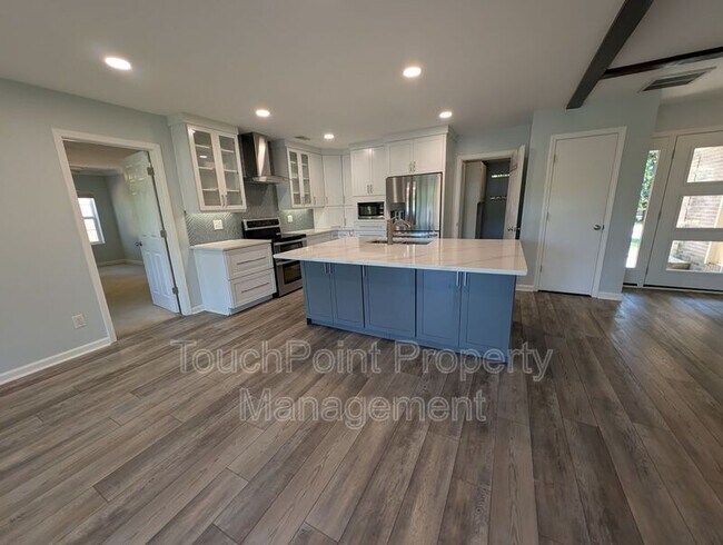 Building Photo - 4318 Woods End Ln