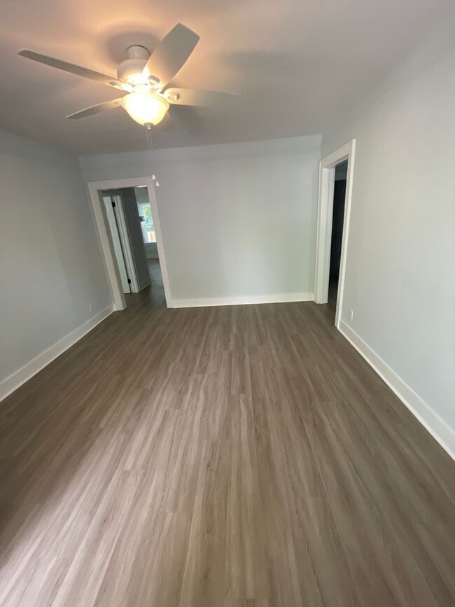 Photo - 4 bedroom 2 bathroom Home for Rent!