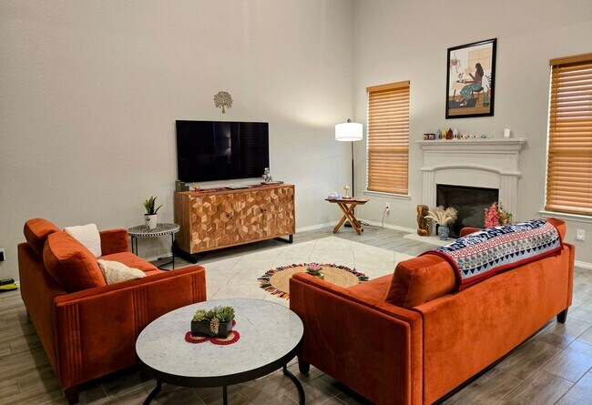 Building Photo - Elegant 5BD/4BA Home with Oversized Backyard in Prime Providence Village Location