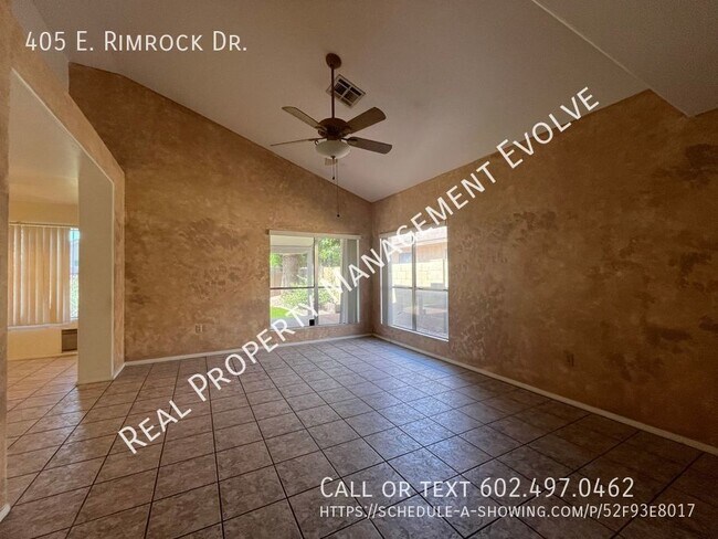 Foto del edificio - PRICE REDUCTION & MOVE-IN SPECIAL!! Loaded...