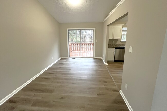 Building Photo - 5819 Bellingrath Way