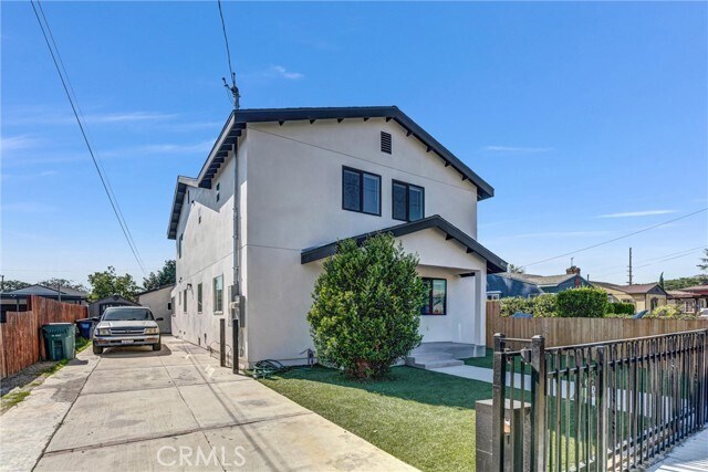 Foto del edificio - 10517 Firmona Ave