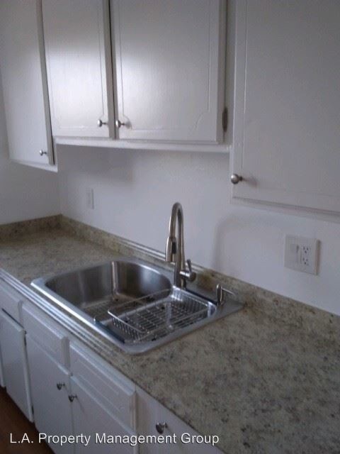 Building Photo - 3323 Cazador St