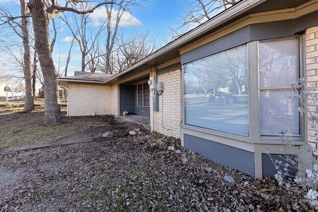 Foto del edificio - 4 br, 2 bath House - 499 Sequoia Dr