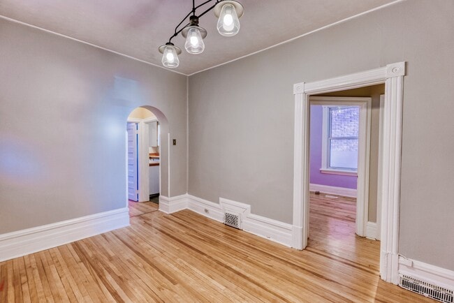 Building Photo - 263 Flora St