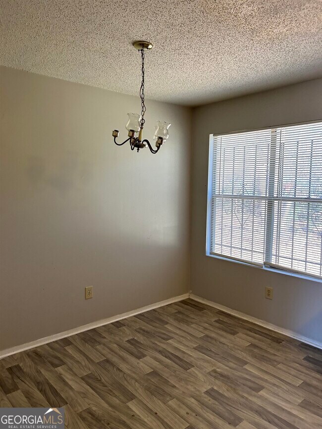 Foto del edificio - 5588 Fairington Pl