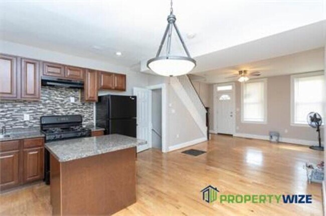 Building Photo - 3216 Elmley Ave