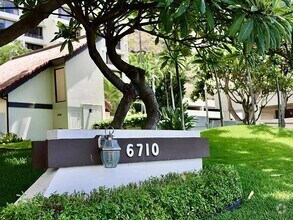 Building Photo - 6710 Hawaii Kai Dr