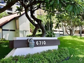 Building Photo - 6710 Hawaii Kai Dr