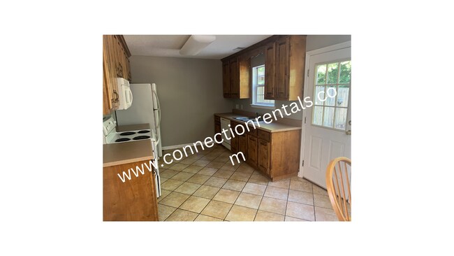 Foto del edificio - 3 bed 2.5 bath Townhome