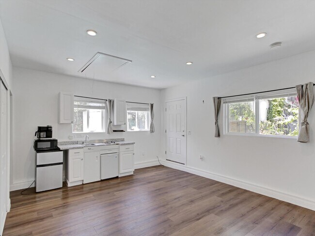 Foto del edificio - 8956 Kramerwood Pl