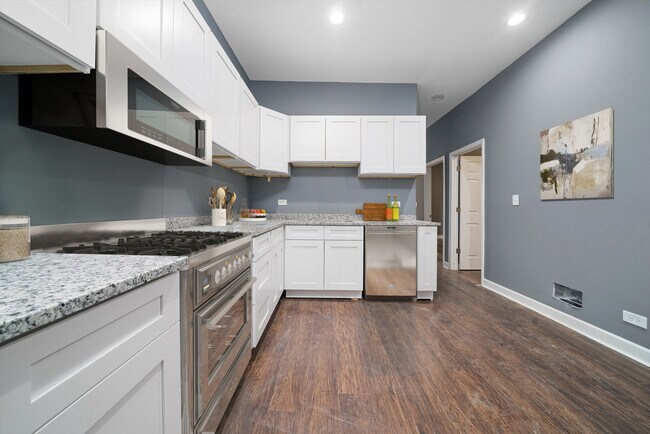 Building Photo - 7214 S Saint Lawrence Ave