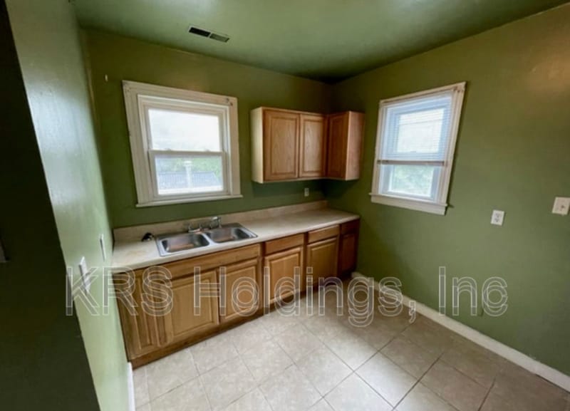 2713 Oak Ave Unit 2, Newport News, VA 23607 Condo for Rent in Newport