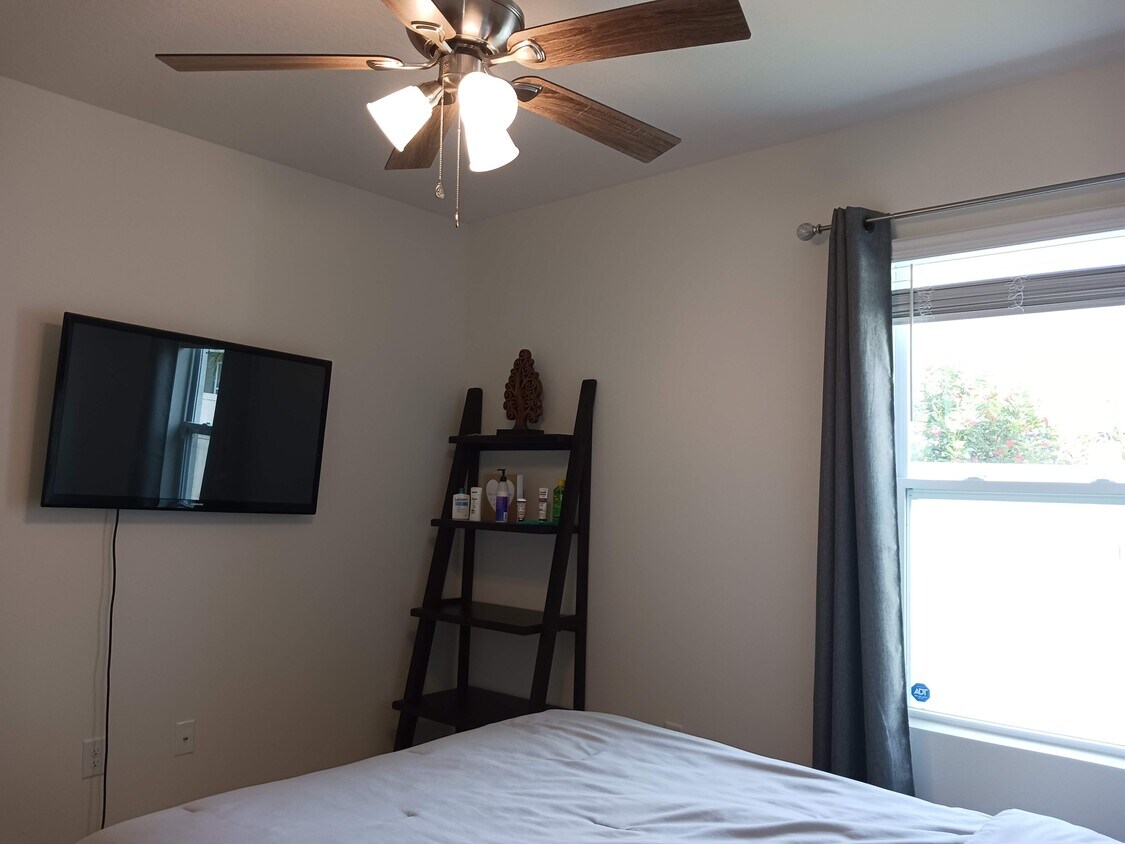 Foto principal - 563 Honey Bell Rd