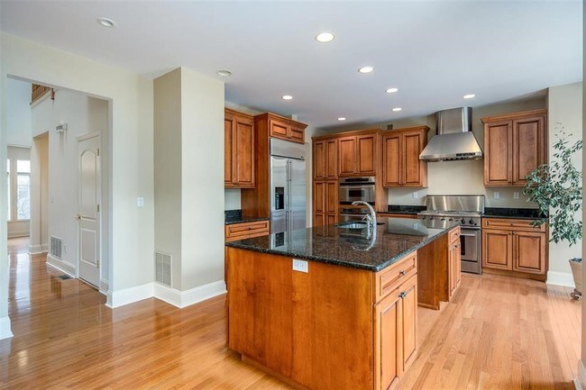 Building Photo - 138 Hudson Cove