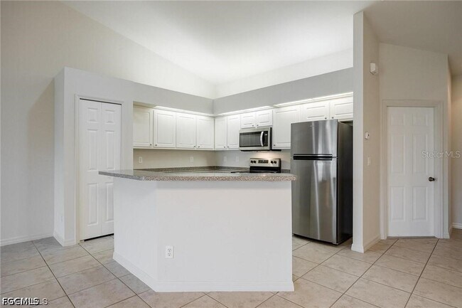 Building Photo - 4522 SW 7th Pl