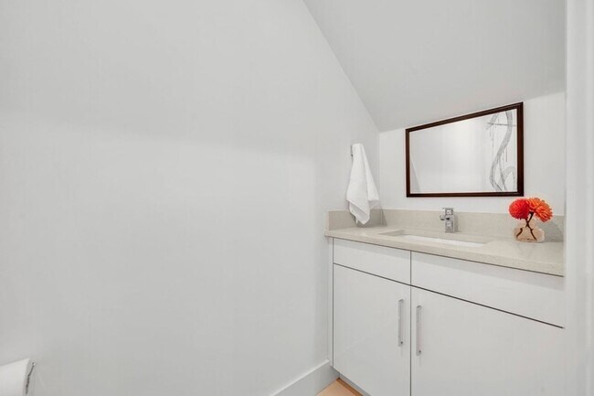 Foto del edificio - 438 W Swoope Ave