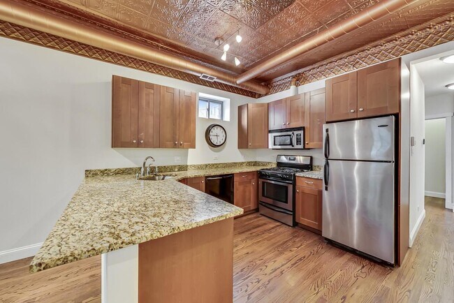 Building Photo - 3212 N Ravenswood Ave