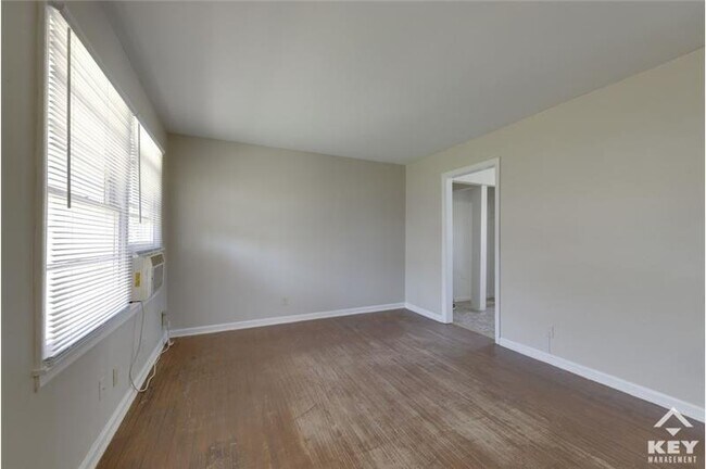 Building Photo - 1120 Glendale