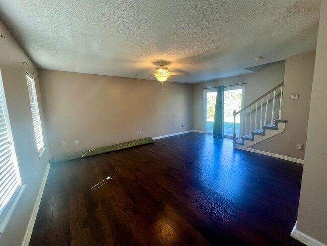 Foto del edificio - 1301 Davis Mill Rd