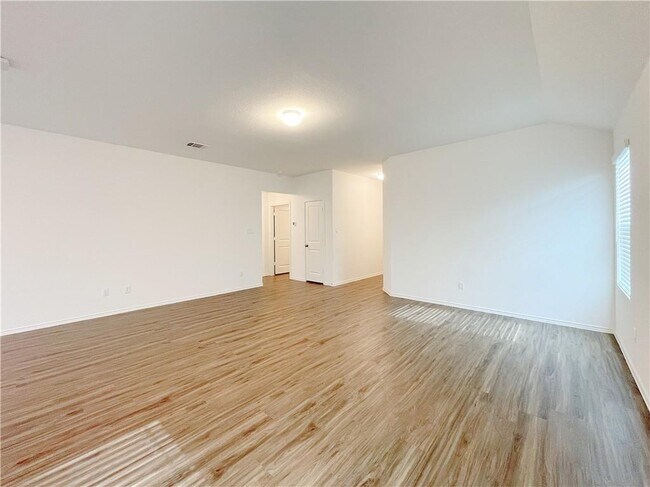 Building Photo - 3519 Pauling Loop