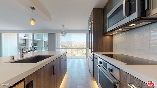 Building Photo - 1 br, 1 bath Condo - 201 Ocean Ave Unit 1405P