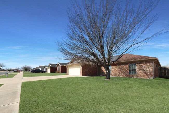 Foto del edificio - 4411 Alleeta Dr