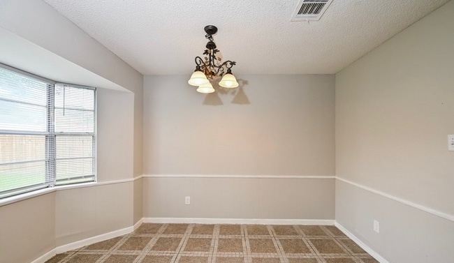 Foto del edificio - 13706 Oleoke Ln