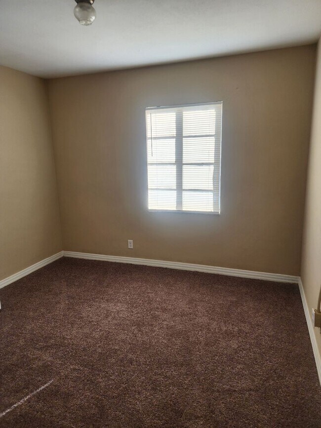 Foto del edificio - Move In Special: $150 off first full month.